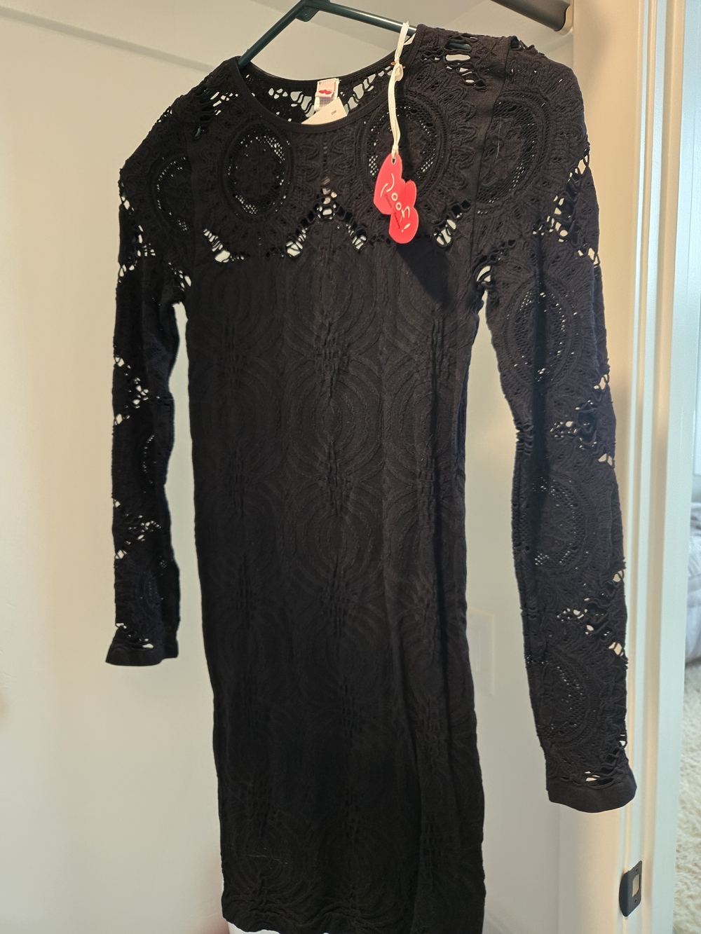 Black Lace Long-Sleeve Bodycon Dress